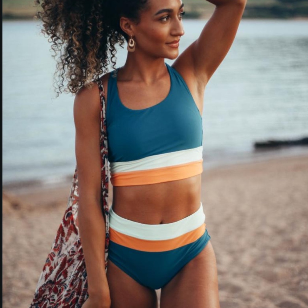 NEW- Laguna Cut Back Crop Bikini Set (no tags)